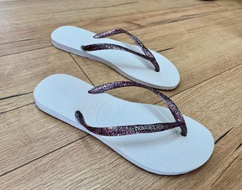 הוויאנס דגם לבן+ נצנצים ברצועות